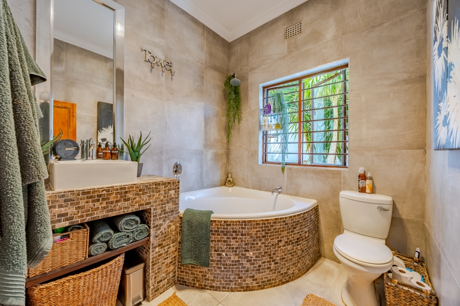 2 Bedroom Property for Sale in Harfield Village Western Cape